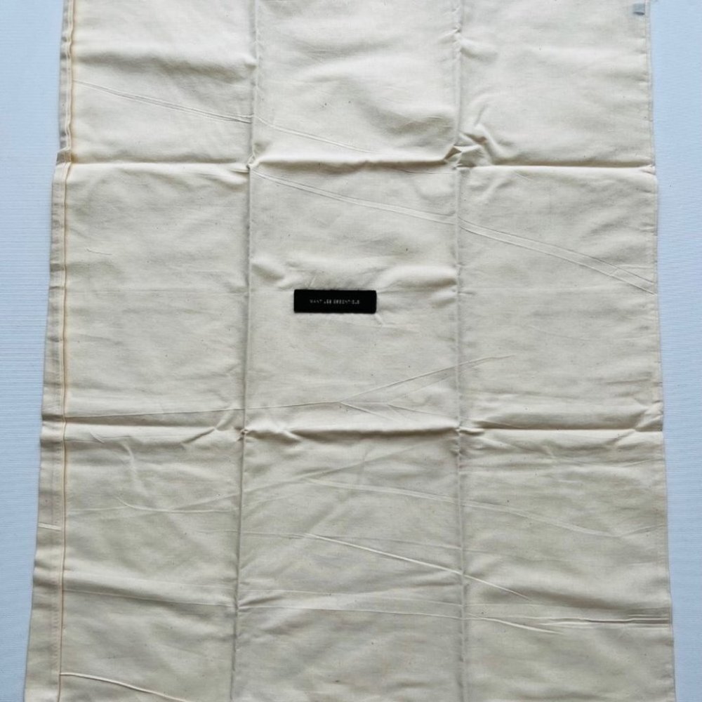 Want Les Essentiels Off White Dust Bag
